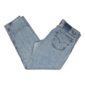 Vintage Levi’s 550 Light Blue Wash Dad Jeans
